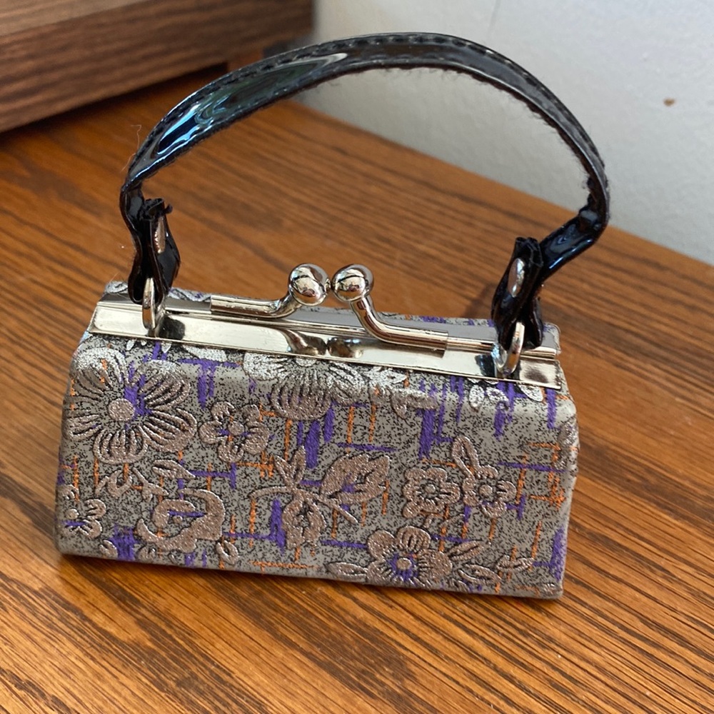 tapestry patterned tiny purse
